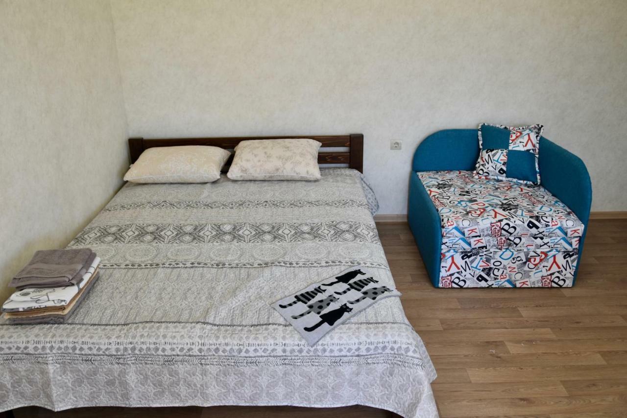 Hotel Три Кошки à TTchornomorsk Extérieur photo