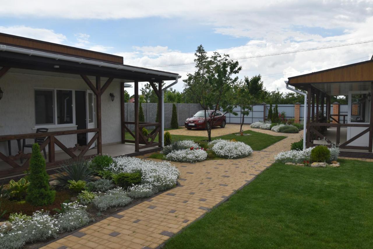 Hotel Три Кошки à TTchornomorsk Extérieur photo