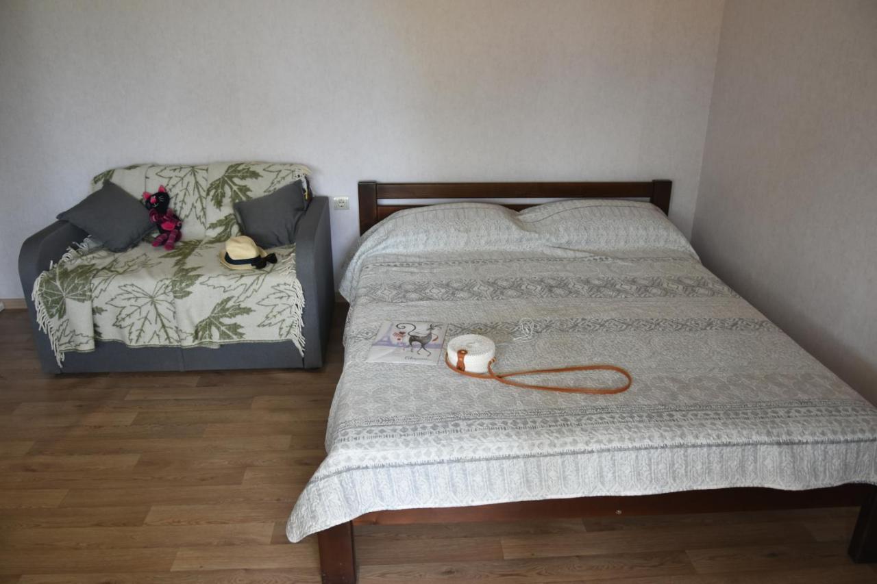 Hotel Три Кошки à TTchornomorsk Extérieur photo