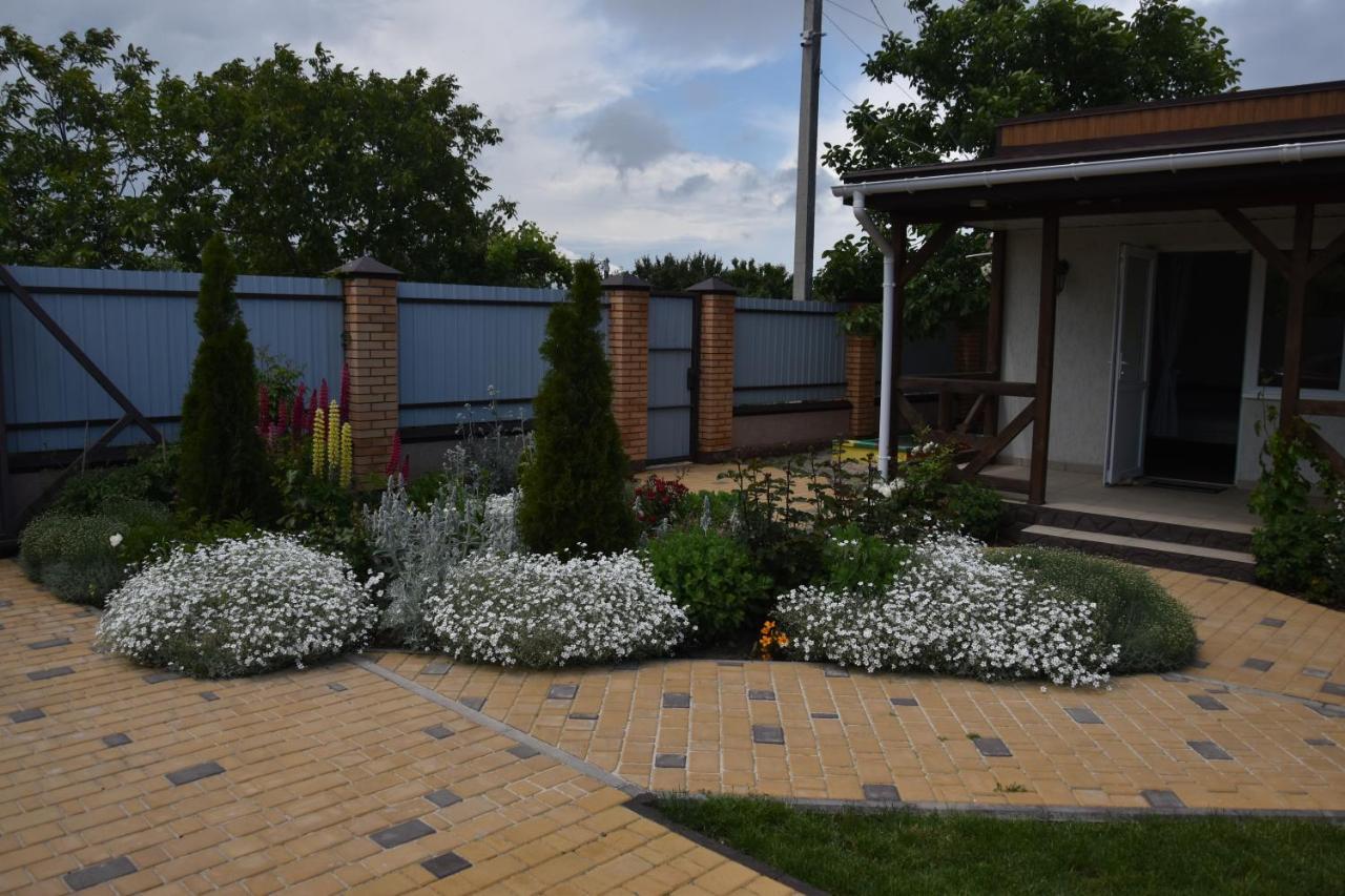 Hotel Три Кошки à TTchornomorsk Extérieur photo
